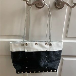 Headwear by Renee black and white shoulder purse